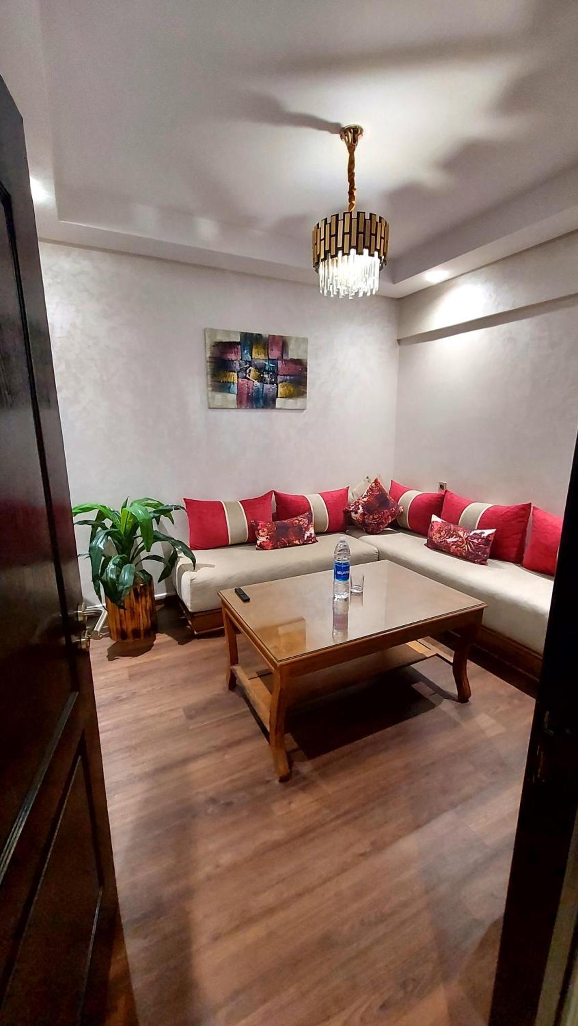 Luxury Downtown Apartment Of 80M2 In Front Of Hassan 2 Mosque And Sea From Family , Pour Famille , Interdit Couples Araabic Non Marie, Forbidden Unmarried Araabic Couples Basement Car Park Казабланка Екстериор снимка