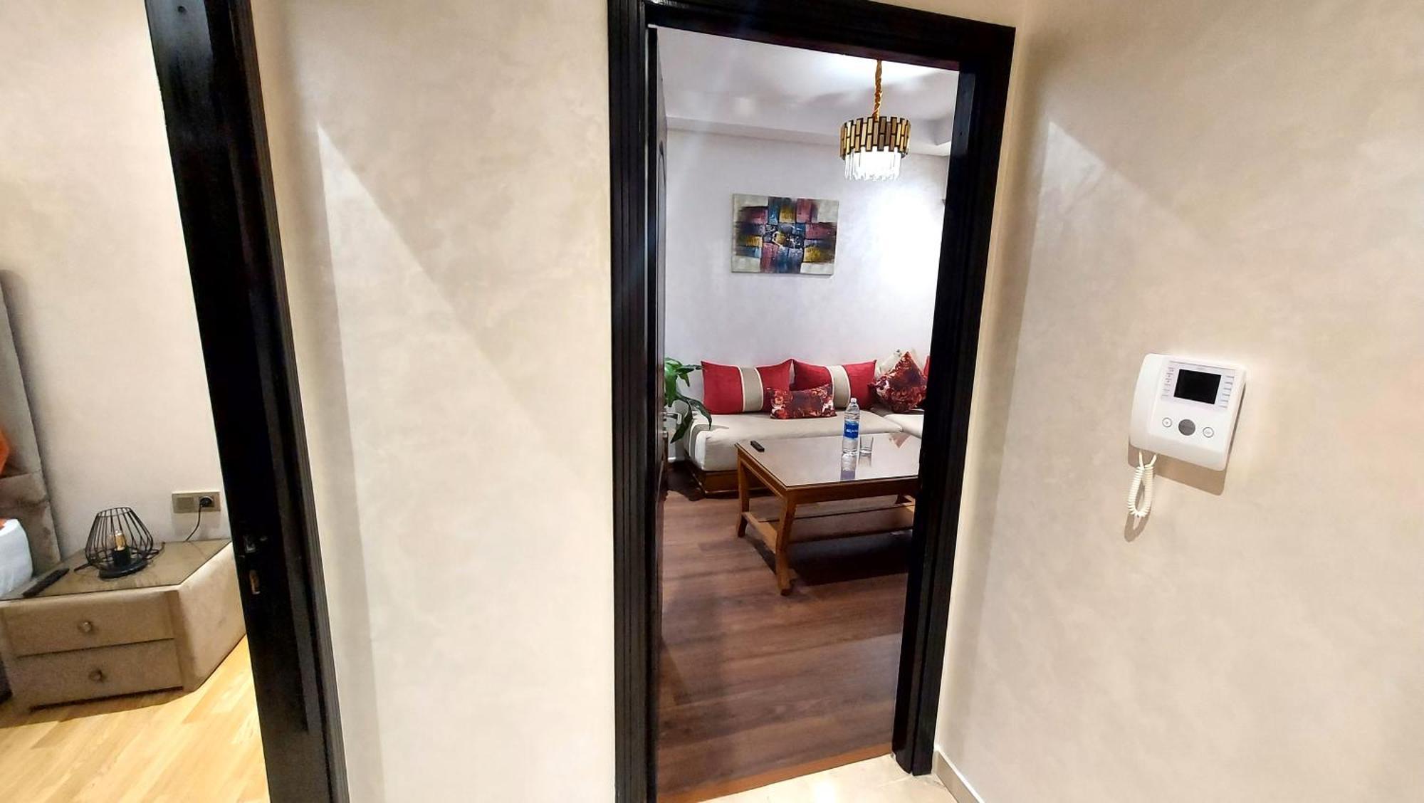 Luxury Downtown Apartment Of 80M2 In Front Of Hassan 2 Mosque And Sea From Family , Pour Famille , Interdit Couples Araabic Non Marie, Forbidden Unmarried Araabic Couples Basement Car Park Казабланка Екстериор снимка